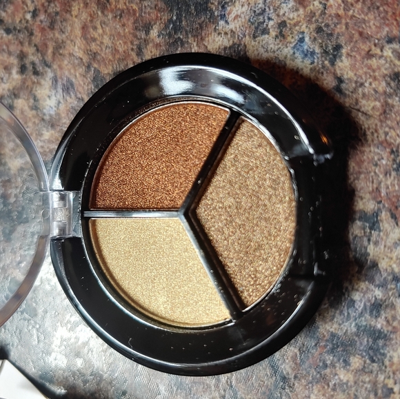 FREE WITH A 15$ PURCHASE - Picture 1 of 4